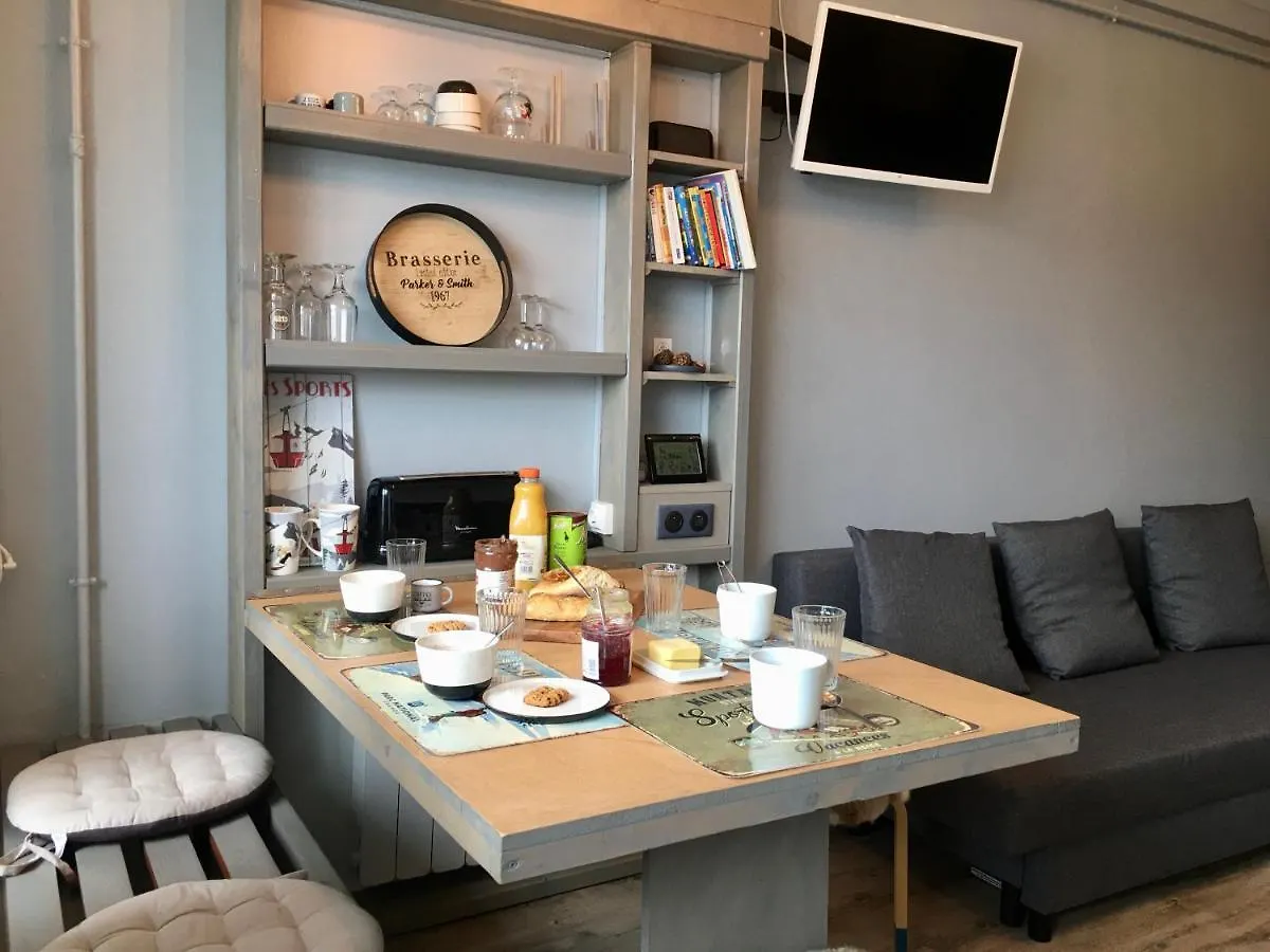 Appartement Studio 4p au pied du château de Murol